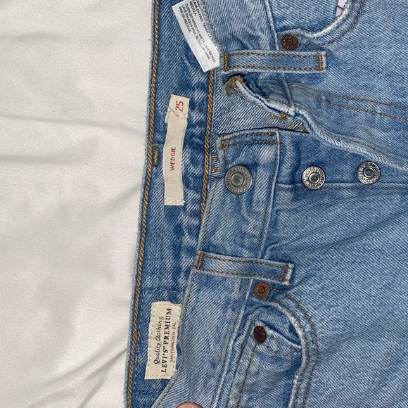 Levis wedgie - Picture 3 of 5